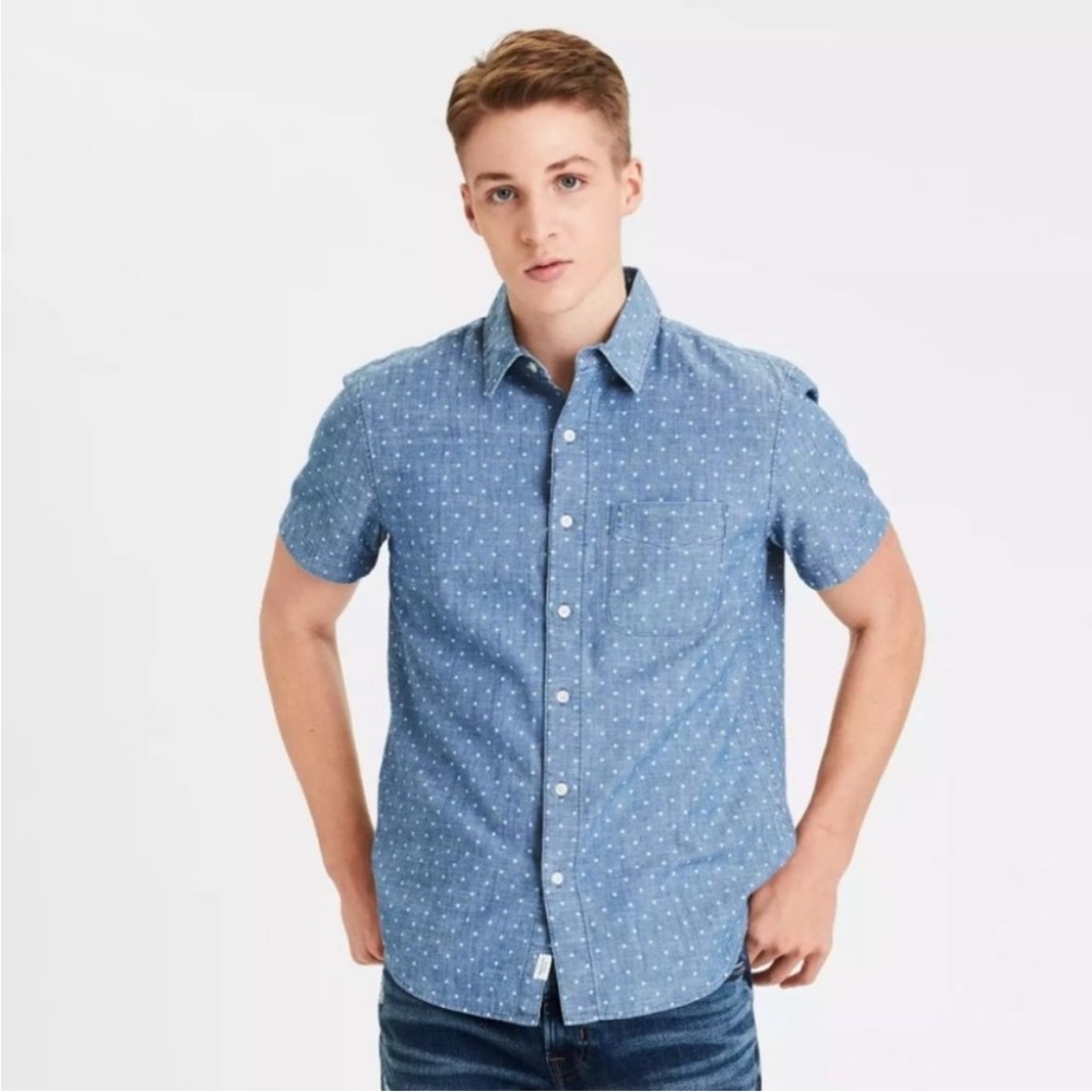 AE Short Sleeve Button Down Shirt Size L